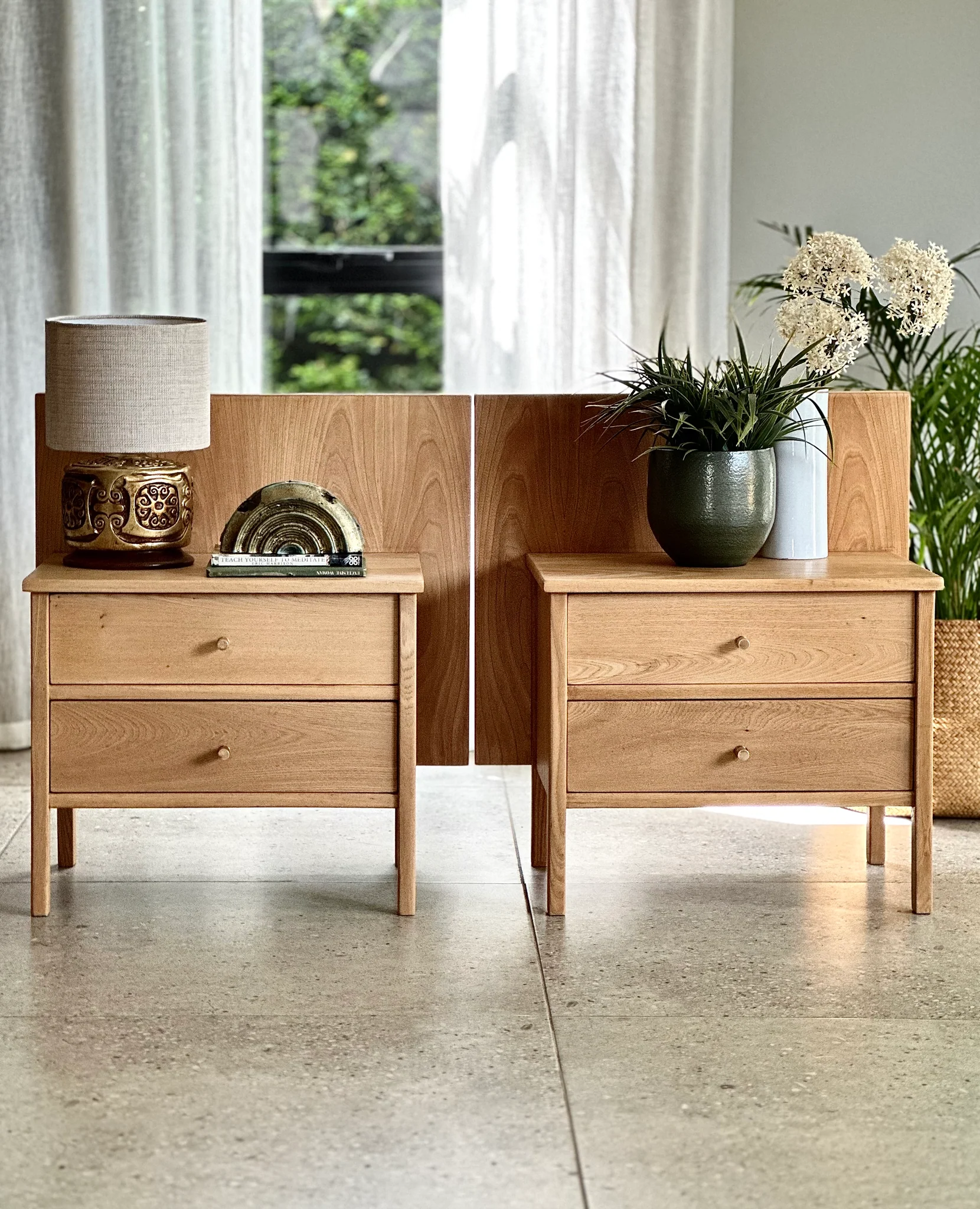 Luxury Pedestals & Side Tables Design 3 by SEACCGS Interiors